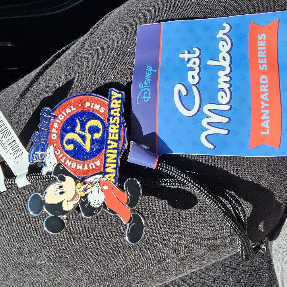 Disney 25th Anniversary Cast Member Exclusive Lanyard with Mickey Mouse.
